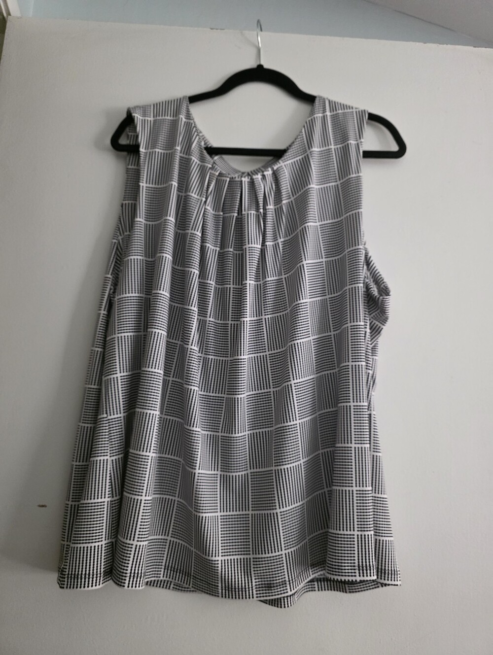 Calvin Klein Black and White Geometric Sleeveless Blouse